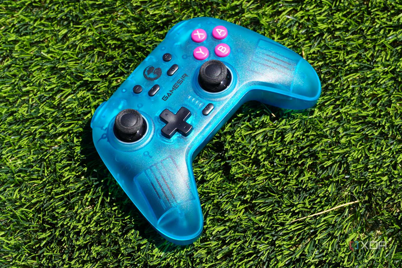 The GameSir Nova on artificial grass.