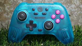 The GameSir Nova in grass.