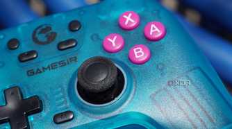 An angled view of the face buttons and joysticks on the GameSir Nova.
