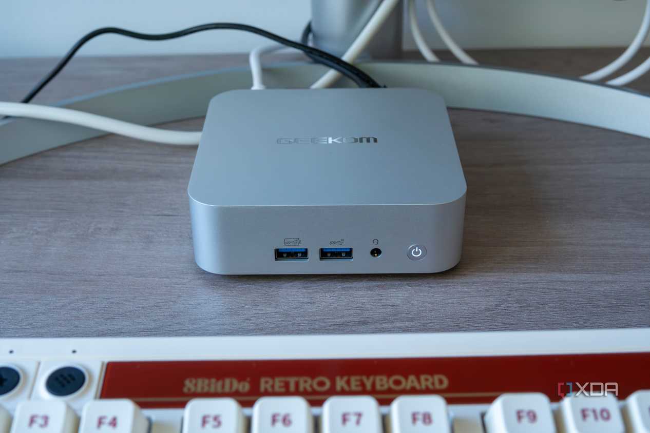 Geekom A8-15