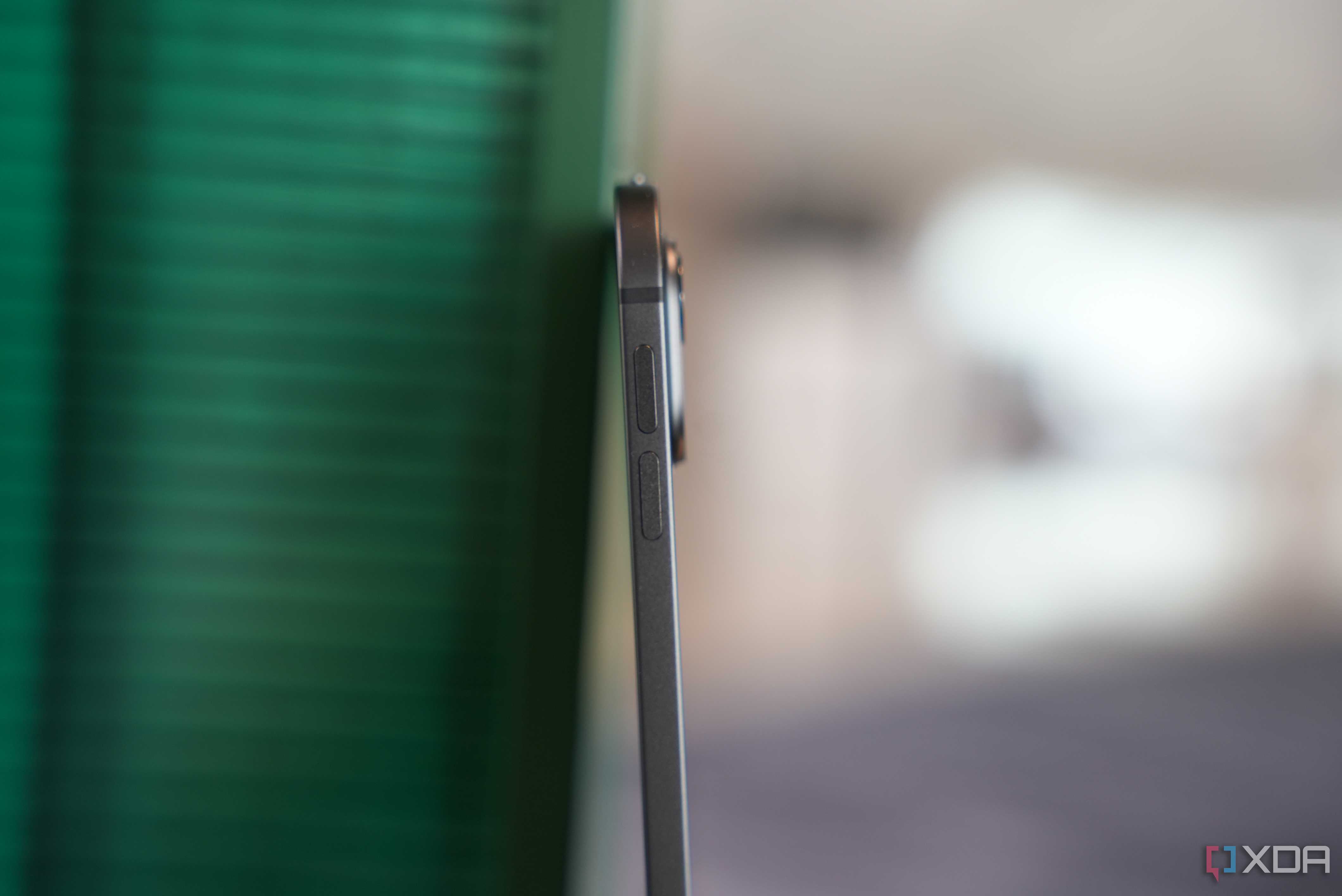 M4 iPad Pro from the side