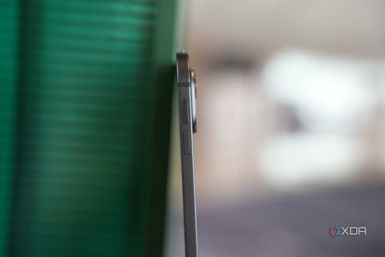 M4 iPad Pro from the side