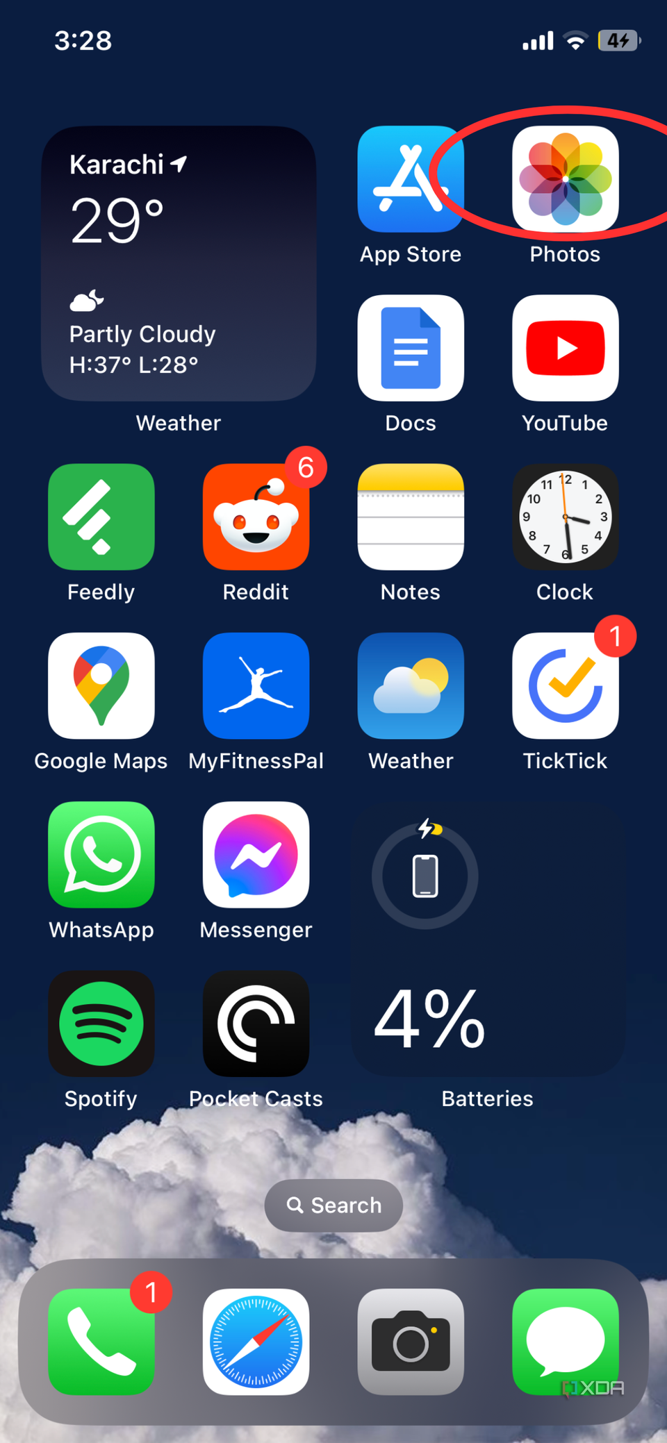 iOS screenshot that highlights the Photos app on the homescreen.