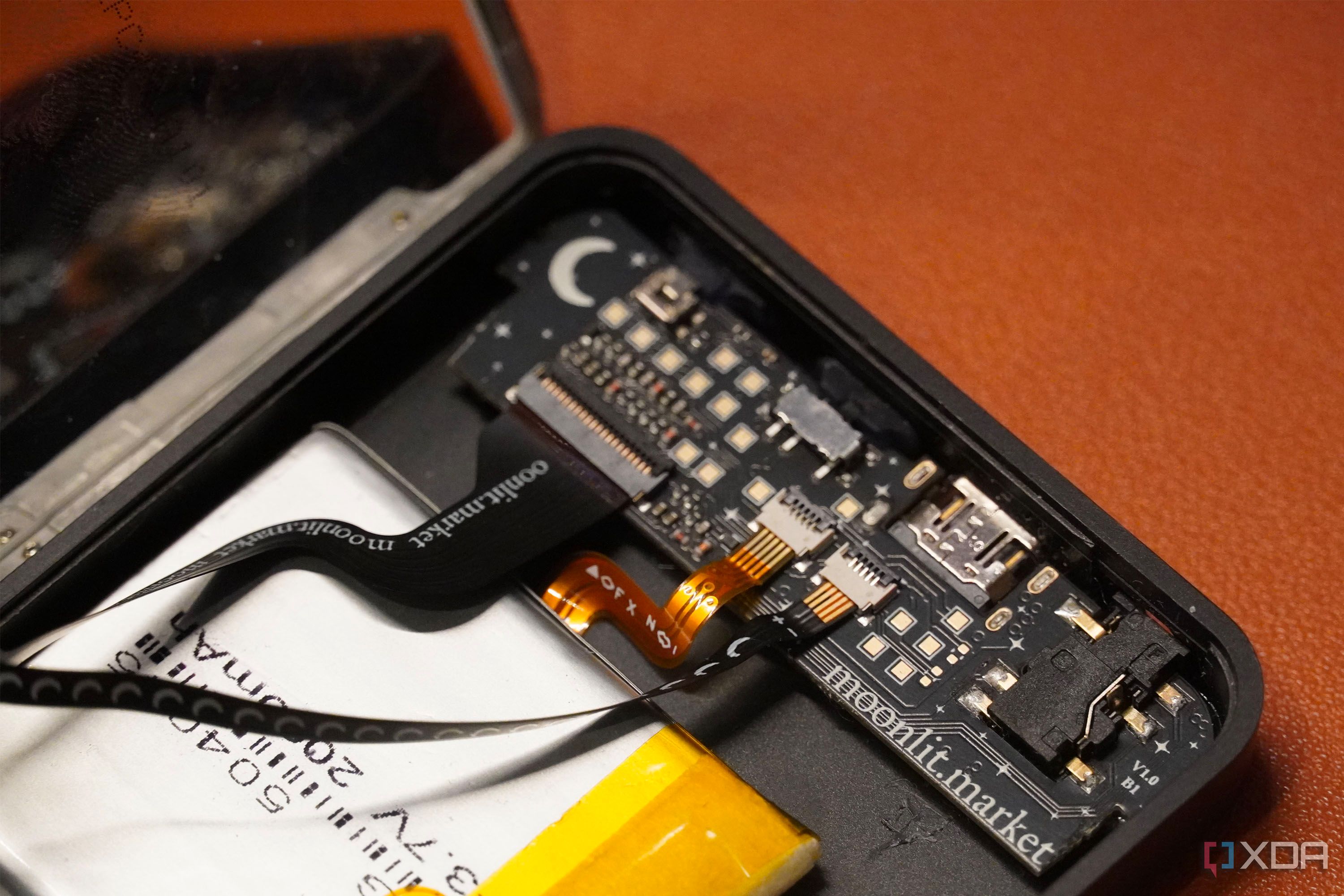 I modded an iPod Classic from 2008 to add Bluetooth, USB-C, and an SSD ...