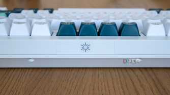 Front view of the Bluetooth antenna on the Keychron H1 QE