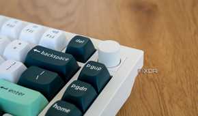 Close-up of the volume knob on the Keychron Q1 HE