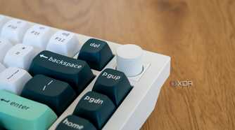 Close-up of the volume knob on the Keychron Q1 HE