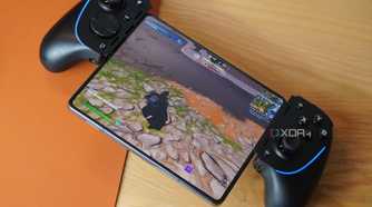 The Razer Kishi Ultra connected to a Galaxy Z Fold 4.