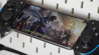 An iPhone 15 Pro Max connected to the Razer Kishi Ultra.