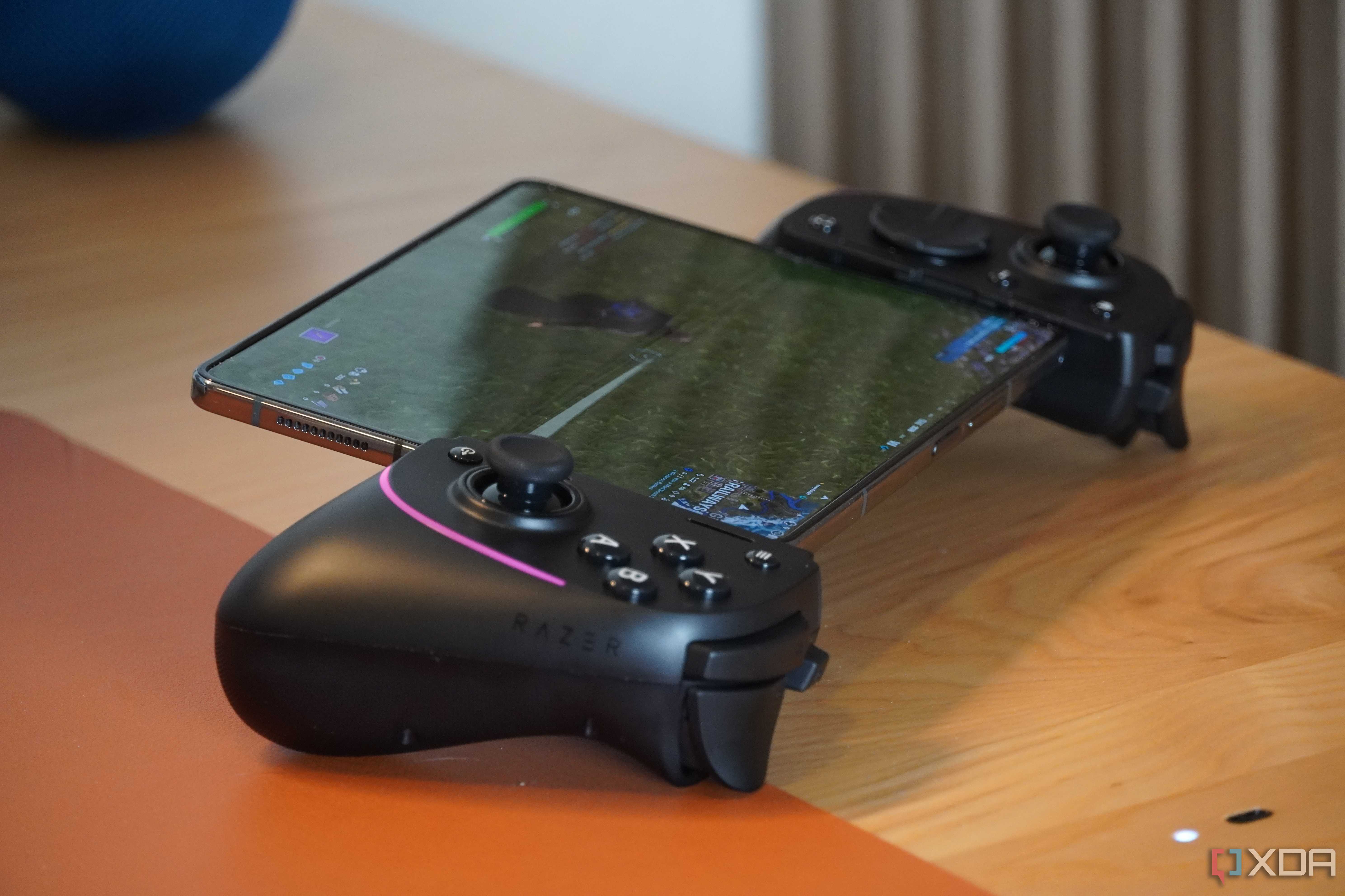 Fortnite on a Galaxy Z Fold 4 connected to the Razer Kishi Ultra.