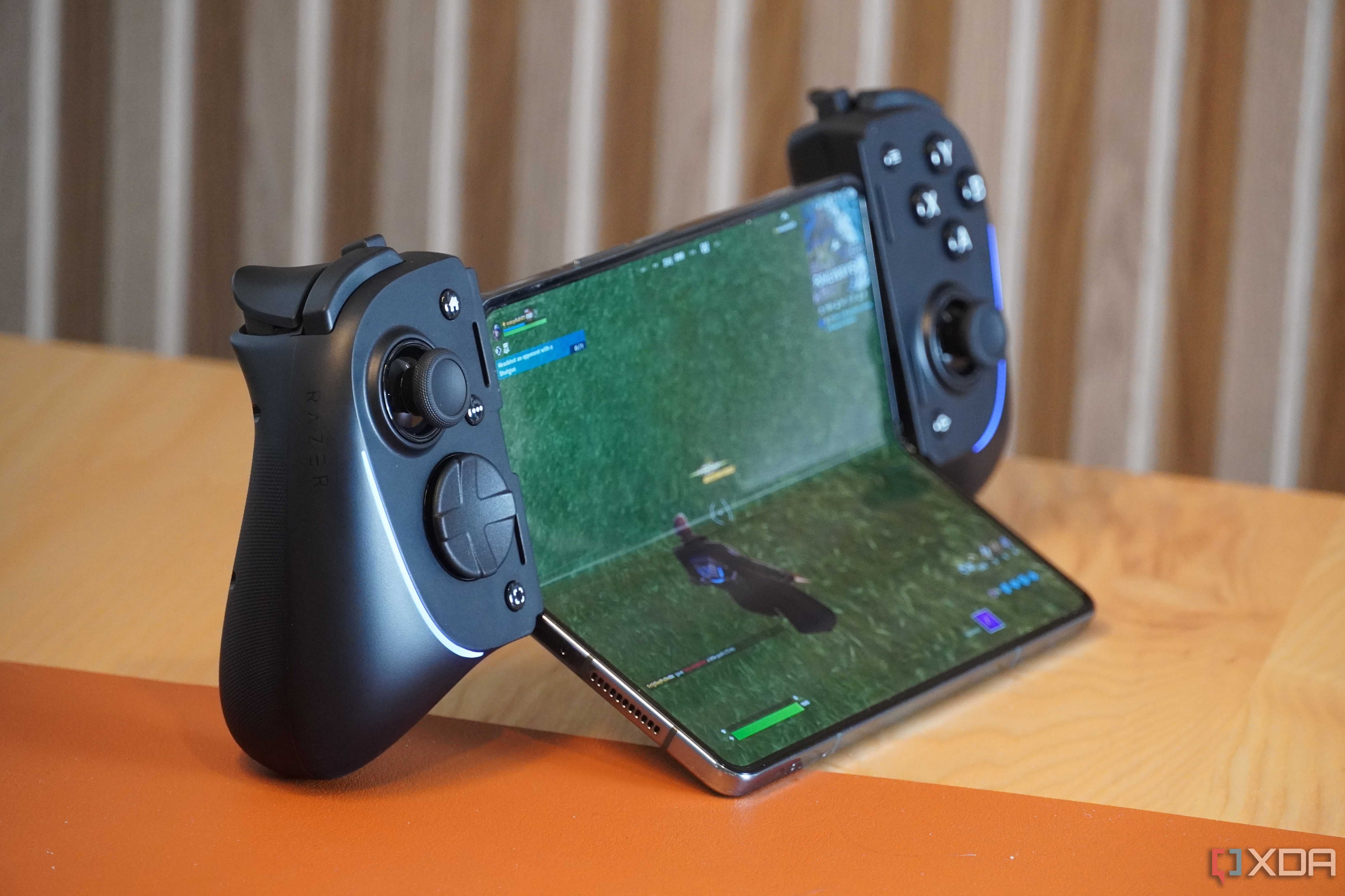 Fortnite on a Galaxy Z Fold 4 connected to the Razer Kishi Ultra.