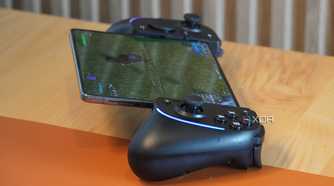 Fortnite on a Galaxy Z Fold 4 connected to the Razer Kishi Ultra.