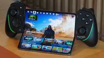 The Razer Kishi Ultra connected to a foldable.