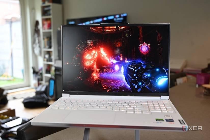 Lenovo Legion 7i 16 9th Gen playing Doom