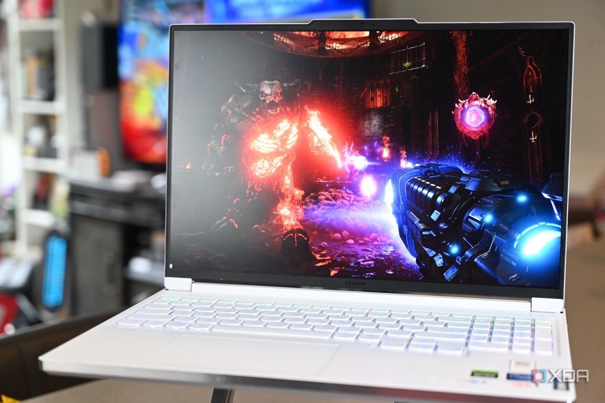 Lenovo Legion 7i 16 9th Gen playing Doom Eternal