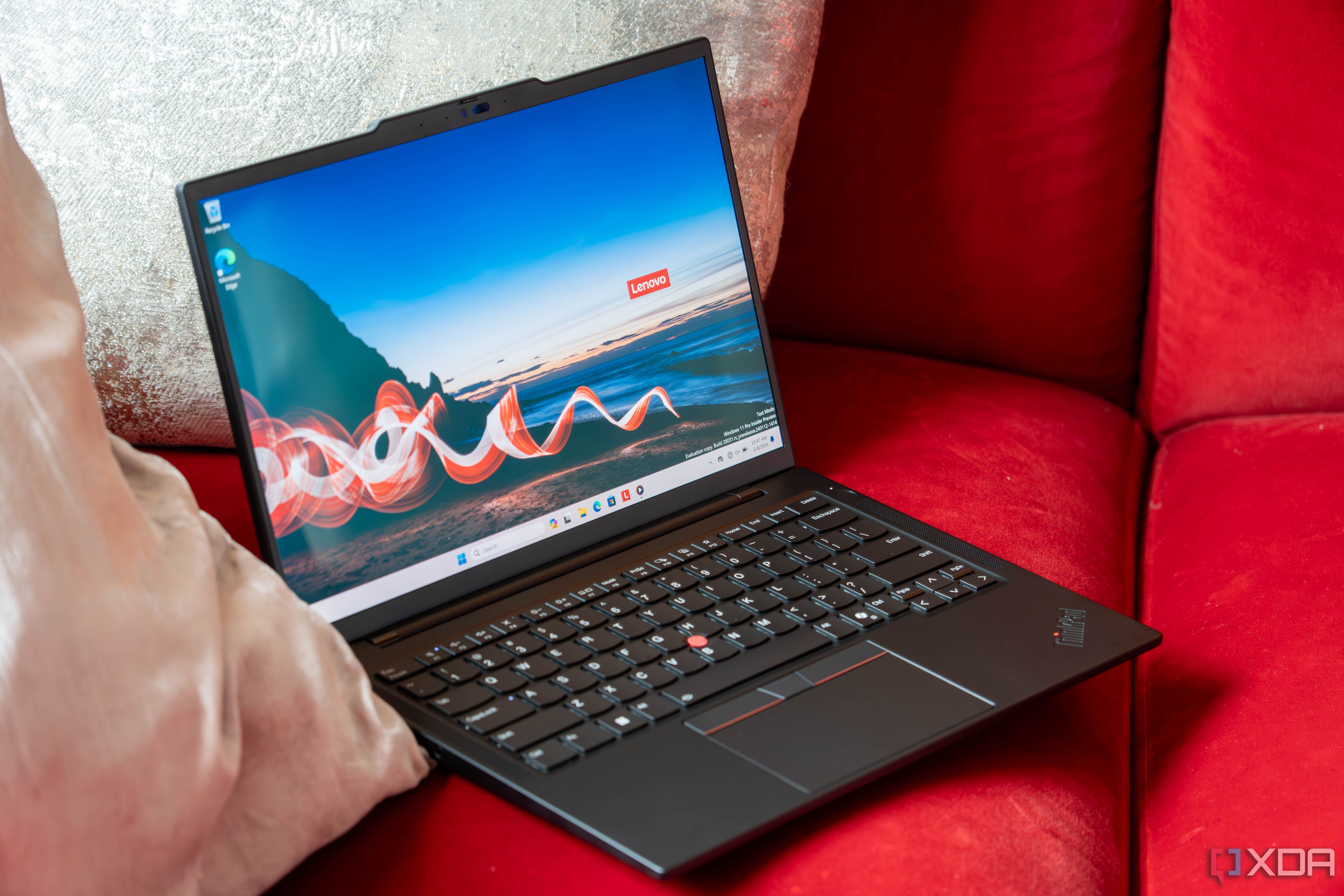 （ほぼ未使用） Thinkpad 32GB Copilot+ パソコン Lenovo's first Copilot+ laptops include its most popular ThinkPad