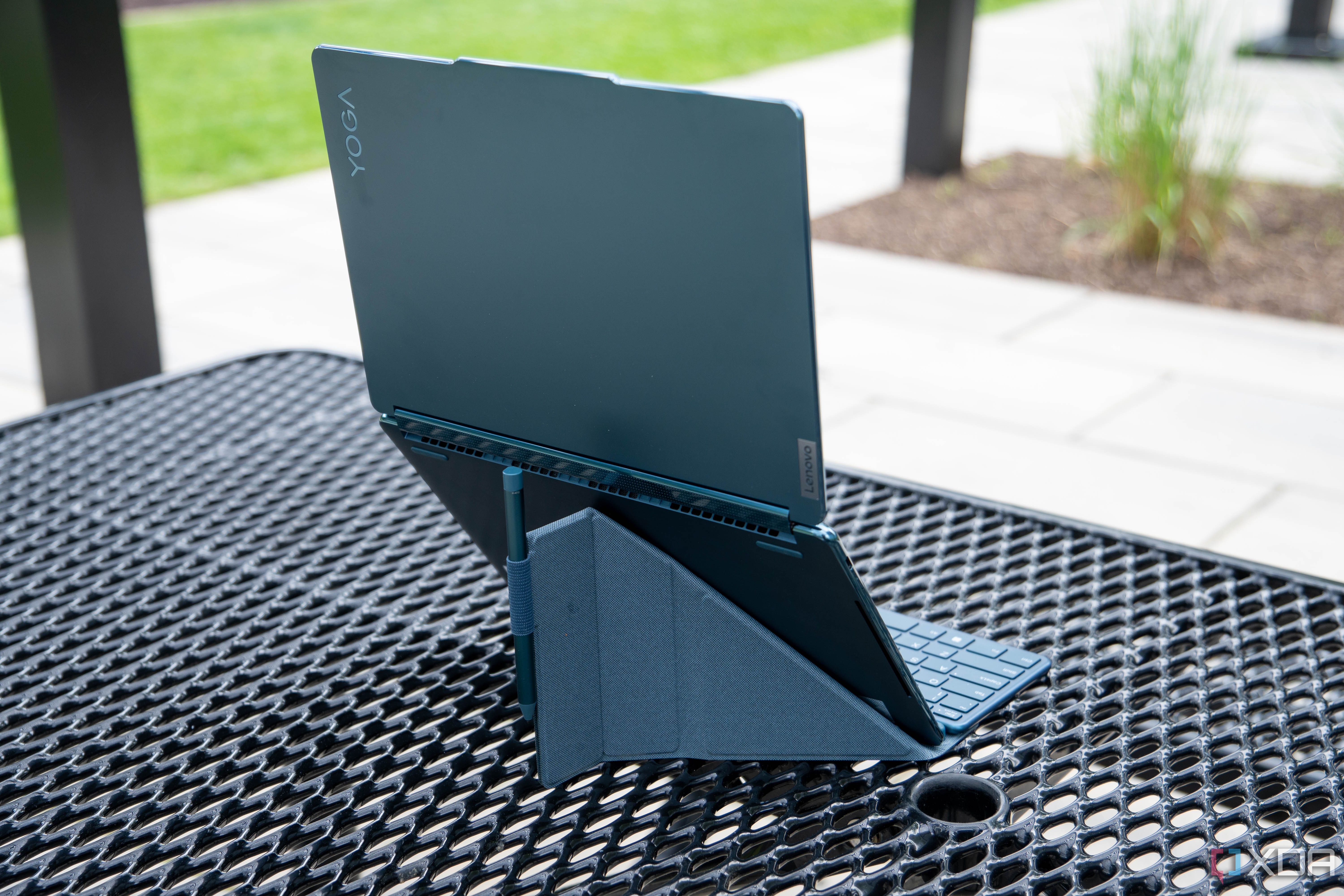 Lenovo Yoga Book 9i 2024-12