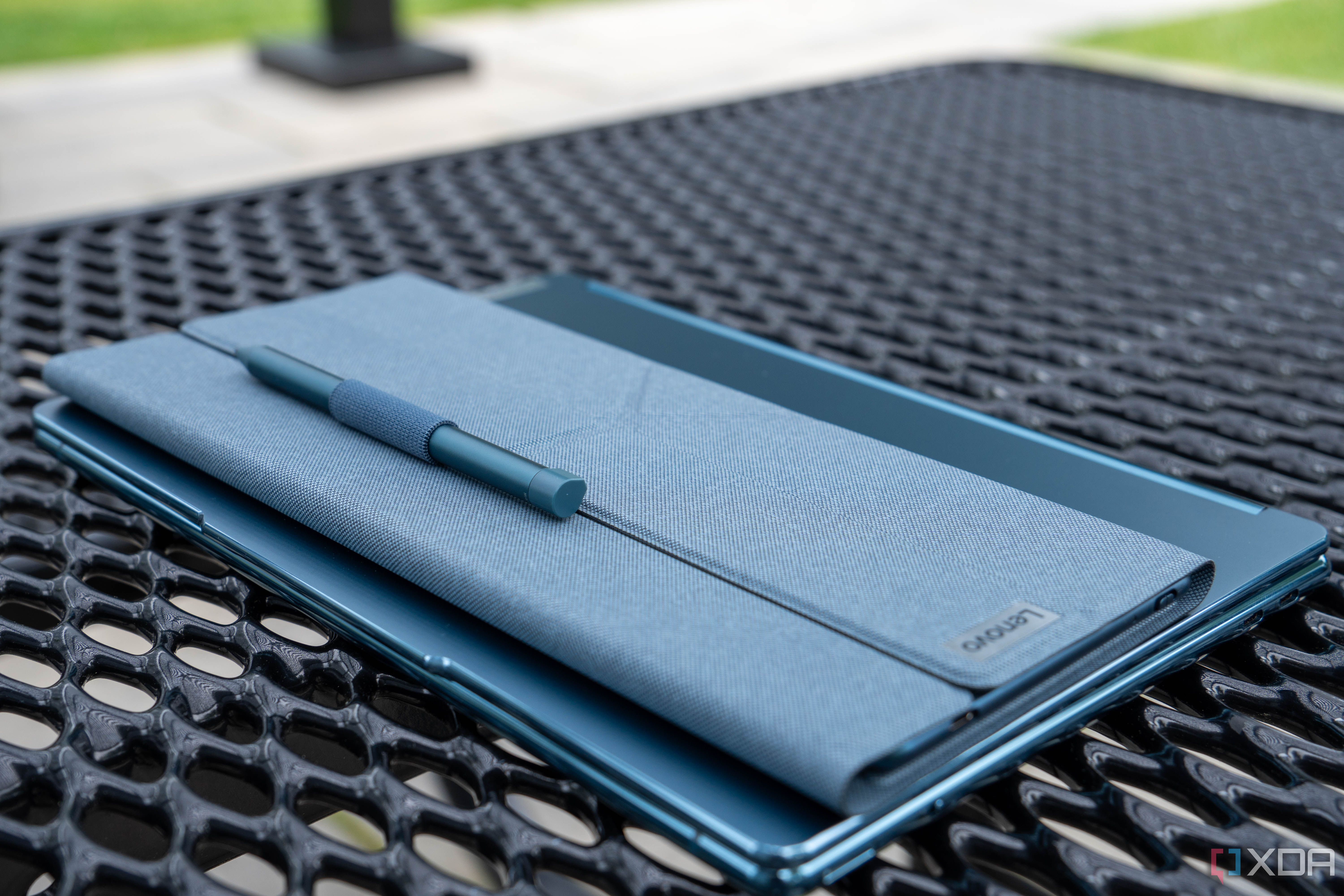 Lenovo Yoga Book 9i 2024-15