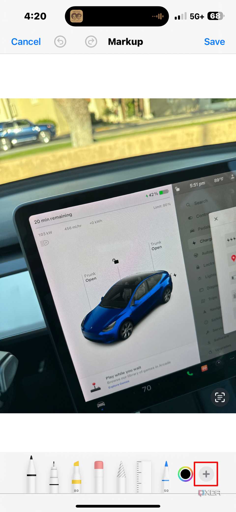Expanded toolbar button in markup for iMessage.