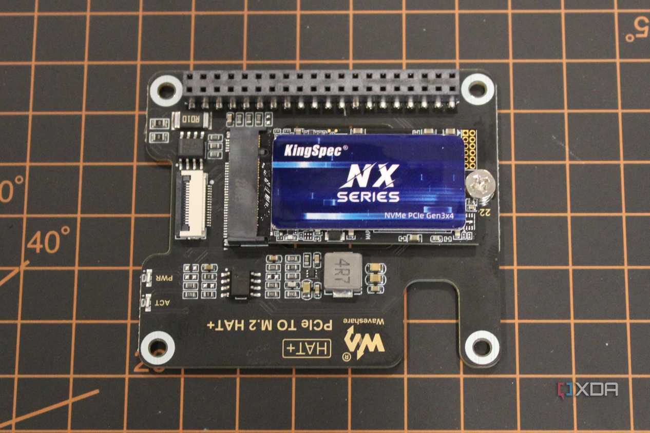 Waveshare PCIe HAT with SSD mounted
