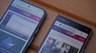 The Pixel 8a and Pixel 7a displays on showing the XDA homepage.