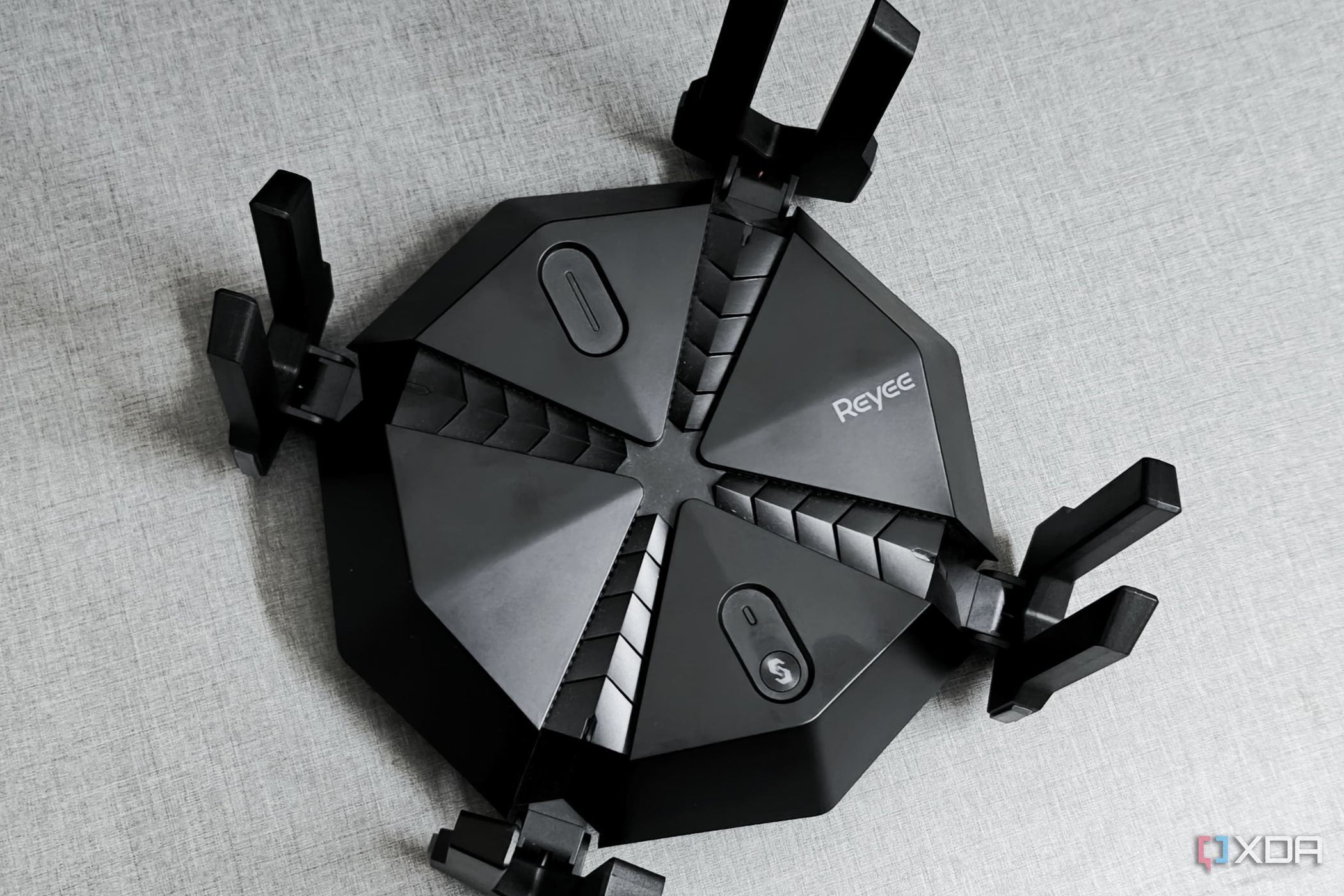 Reyee E6 AX6000 gaming router review: Winning without breaking the