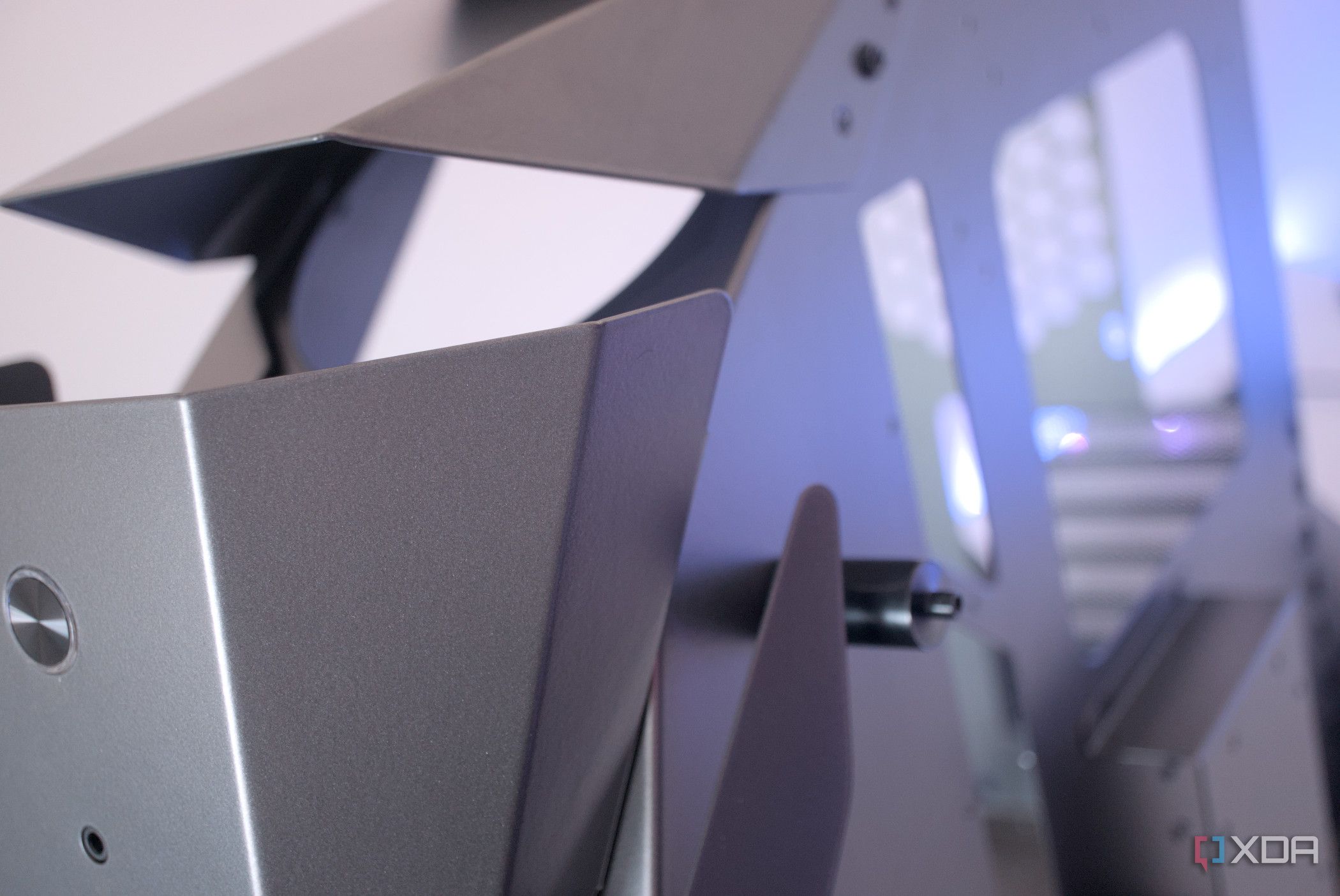 Vetroo K1 Pangolin review: I hated building a PC inside this cool ...