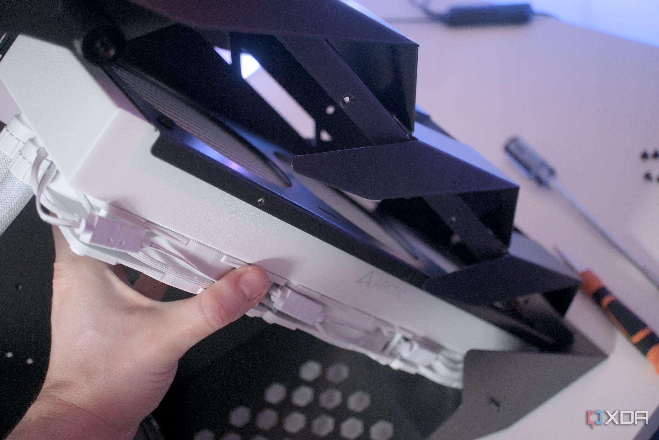 Vetroo K1 Pangolin review: I hated building a PC inside this cool ...