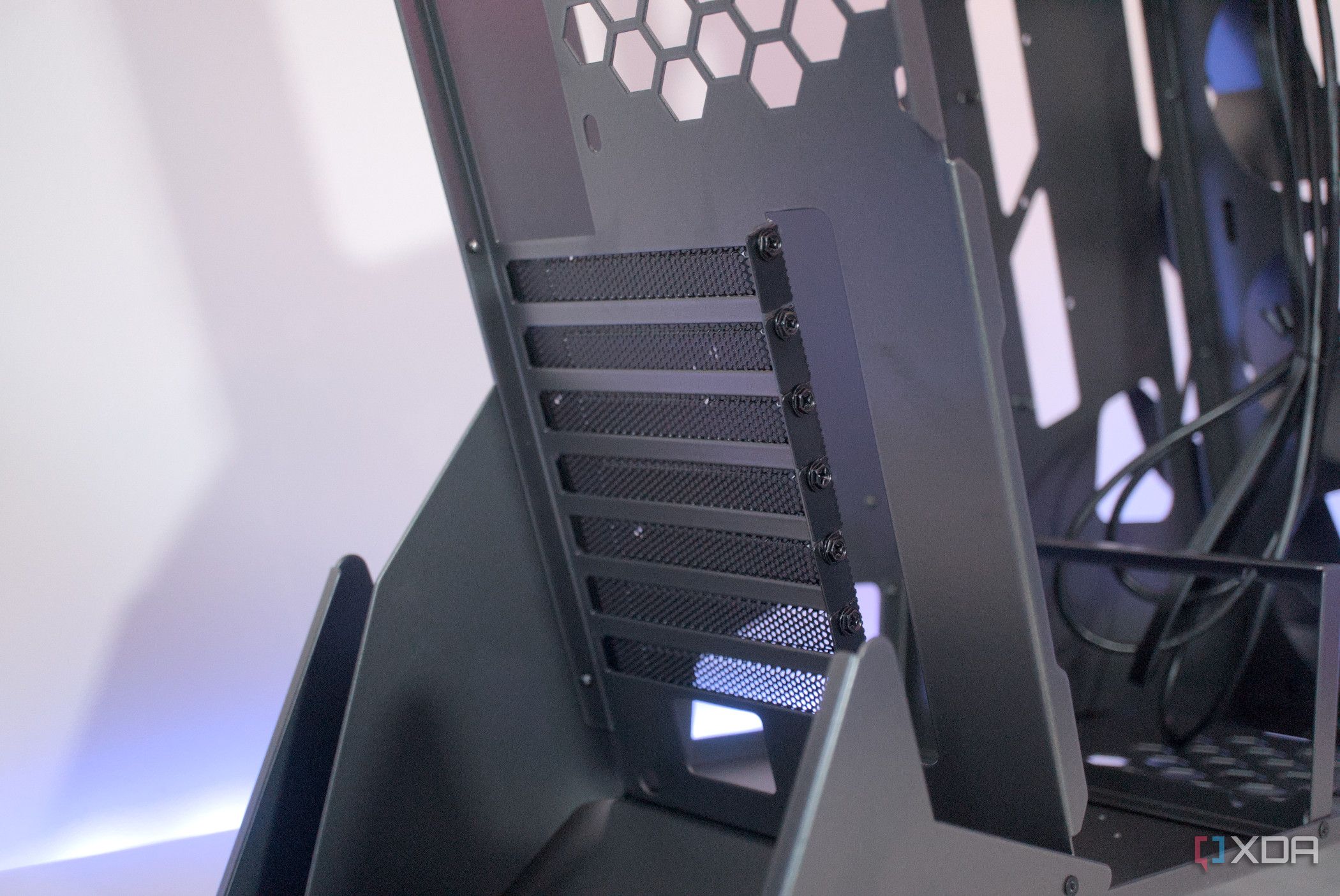 Vetroo K1 Pangolin review: I hated building a PC inside this cool ...