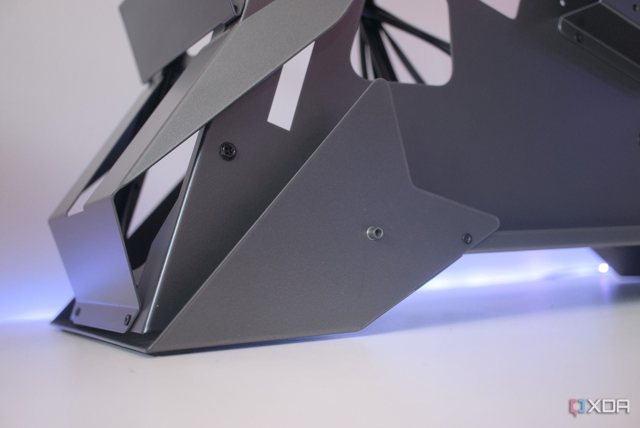 Vetroo K1 Pangolin review: I hated building a PC inside this cool ...