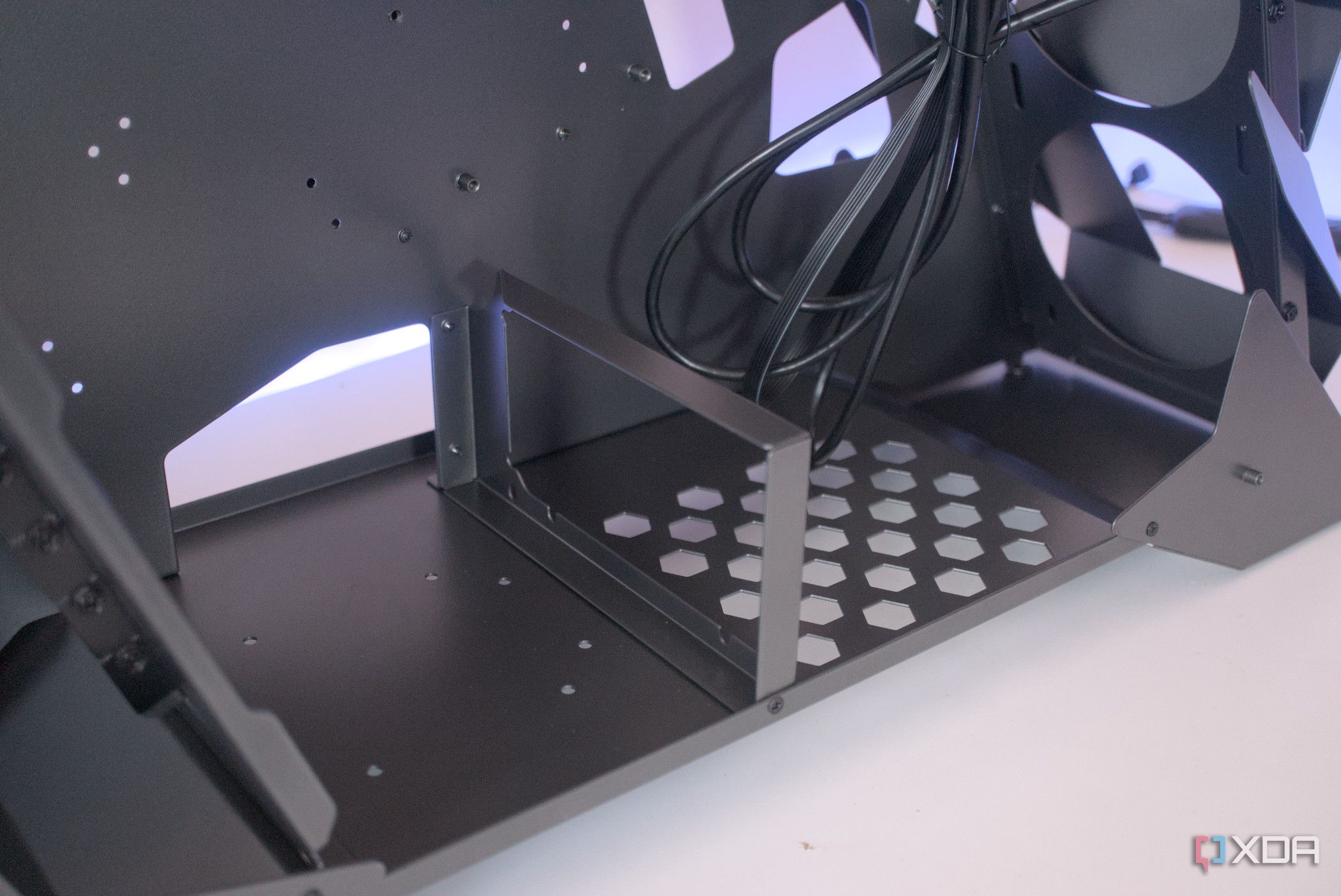 Vetroo K1 Pangolin review: I hated building a PC inside this cool ...