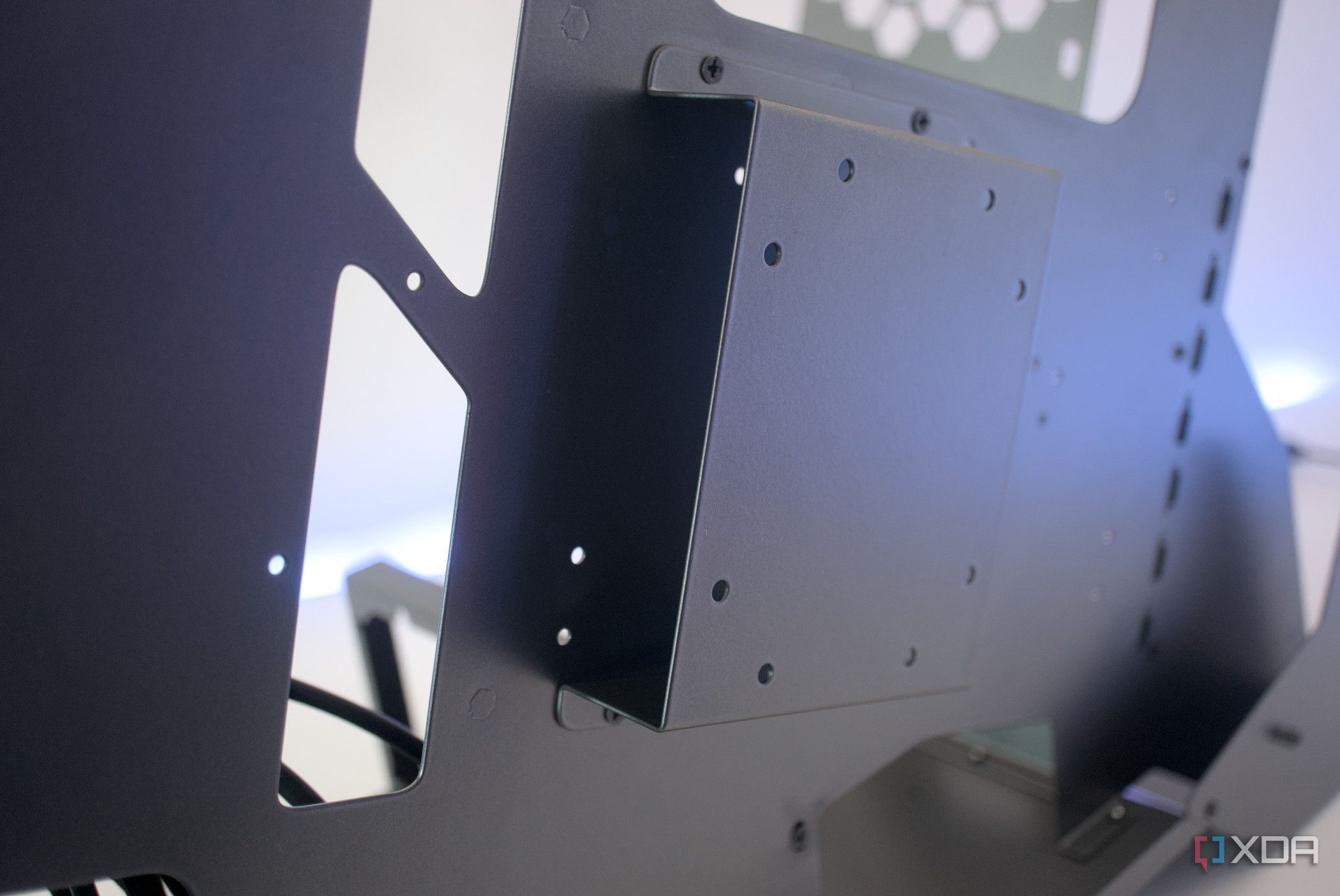 Vetroo K1 Pangolin review: I hated building a PC inside this cool ...