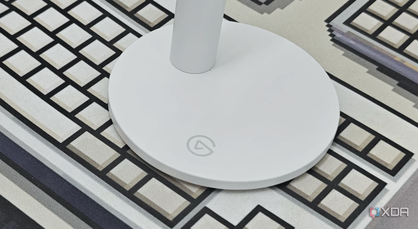 An image showing the base of the Wave Neo microphone with an Elgato logo on it.