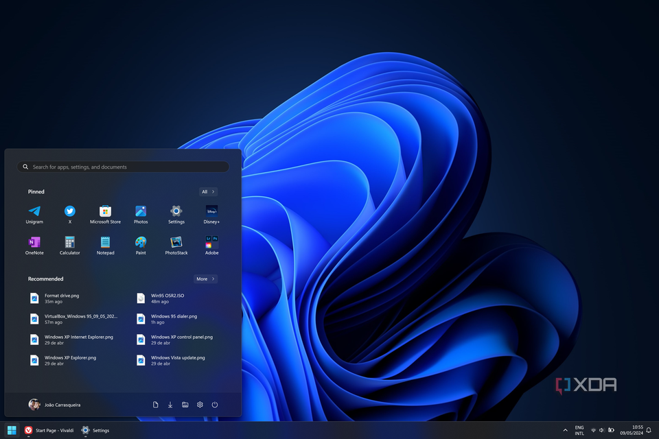 Screenshot of Windows 11 Start menu aligned to the and taskbar with labels enabled