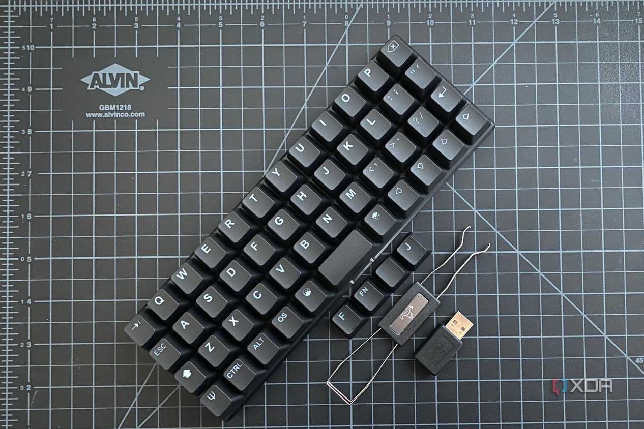 Image of a 40% keyboard with spare keycaps