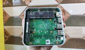 The internals of an Aiffro K100 NAS