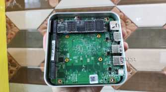 The internals of an Aiffro K100 NAS