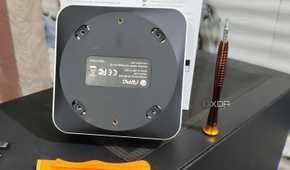 The procedure to remove the backplate of the Aiffro K100 NAS