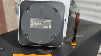 The procedure to remove the backplate of the Aiffro K100 NAS