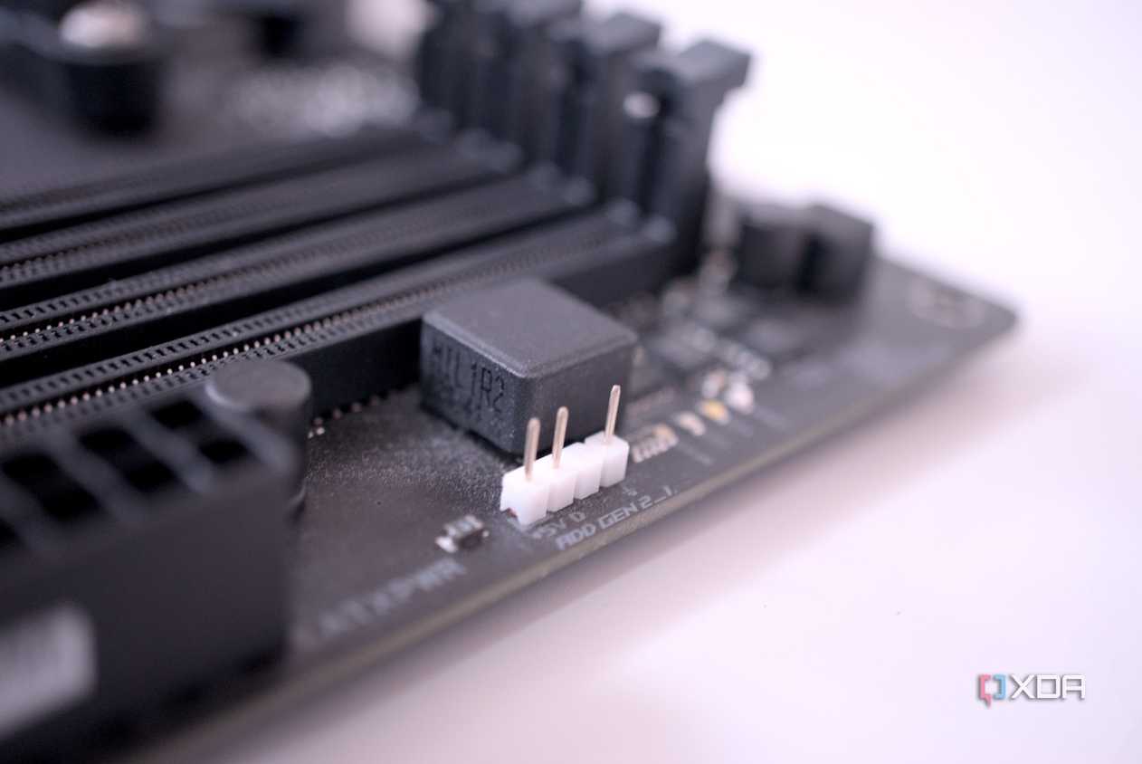 Asus ROG Strix X570-E Gaming A-RGB header