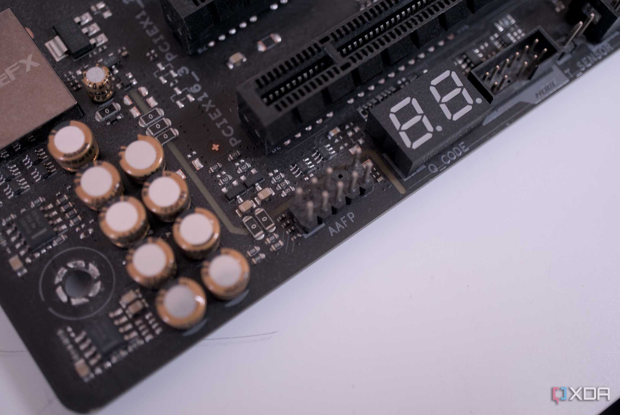Asus ROG Strix X570-E Gaming front audio header