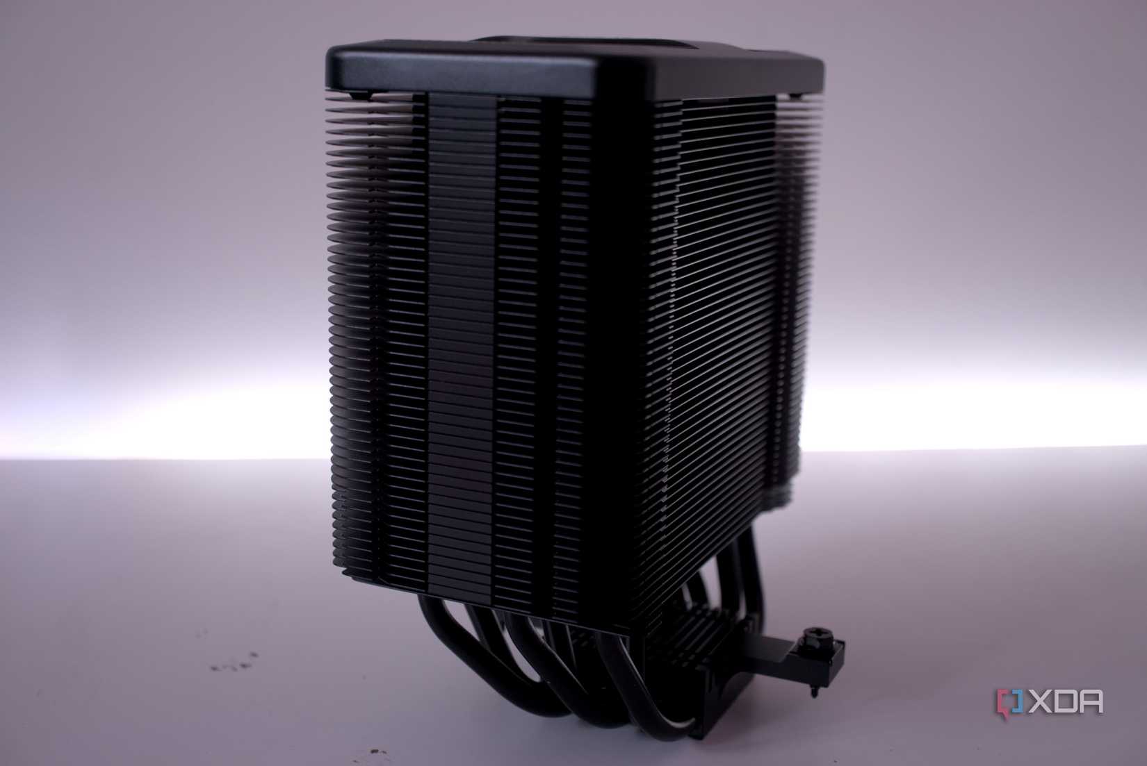 Side view of the be quiet! Dark Rock 5 heatsink
