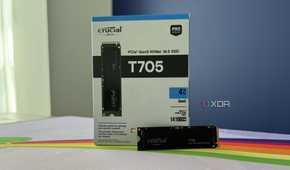 crucial t705 ssd in front of its box