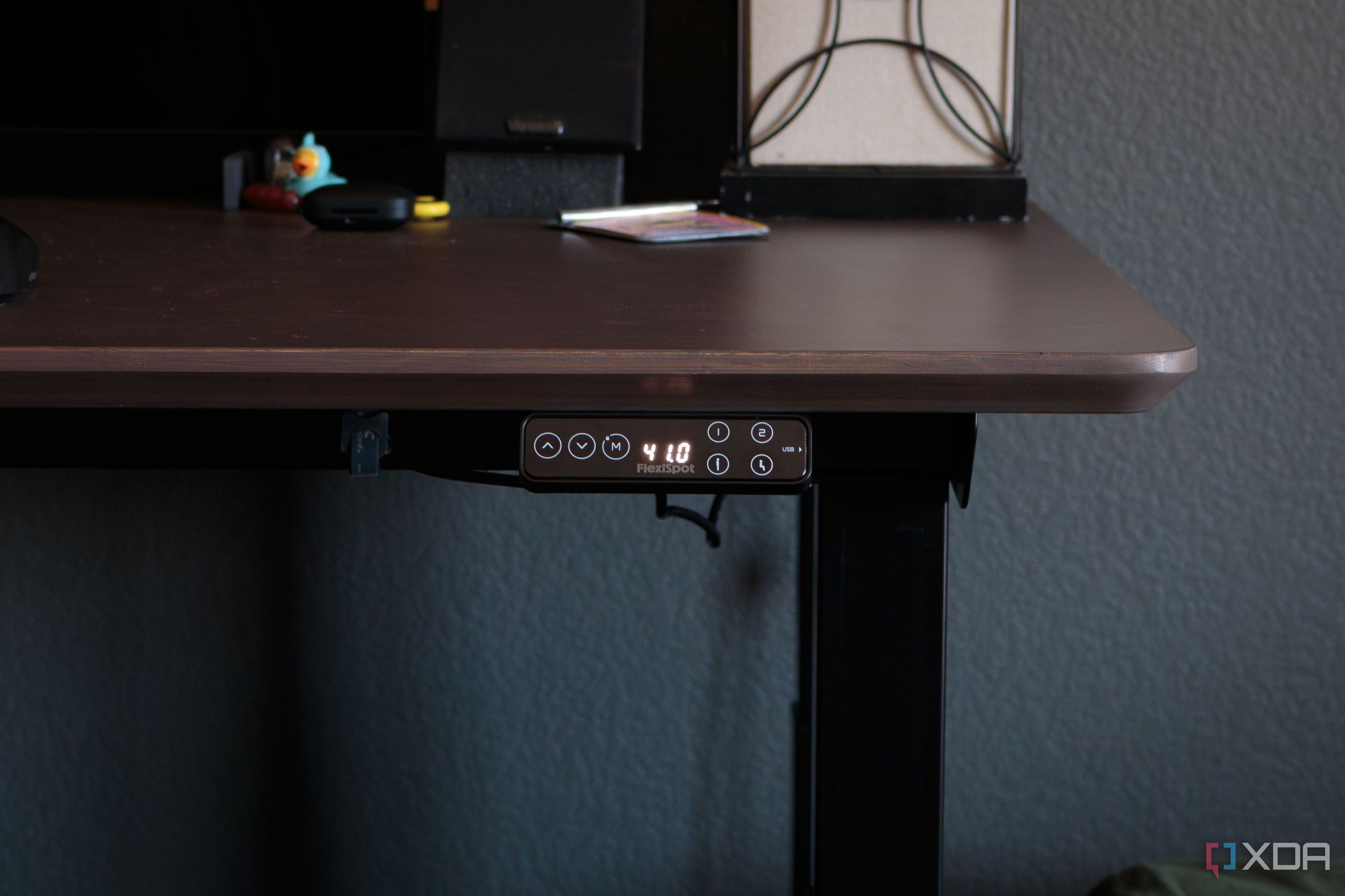 FlexiSpot E7 Plus review: A powerful standing desk without any wobbles