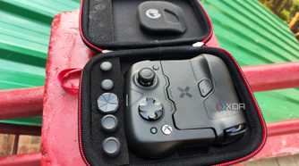 An image of the GameSir X4 Aileron case, with the controller and spare buttons neatly arranged