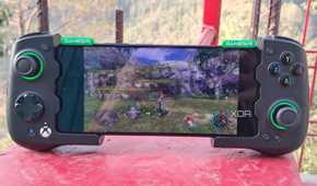 Ys VIII running on a Poco F5 via Winlator, with the phone connected to a GameSir X4 Aileron controller