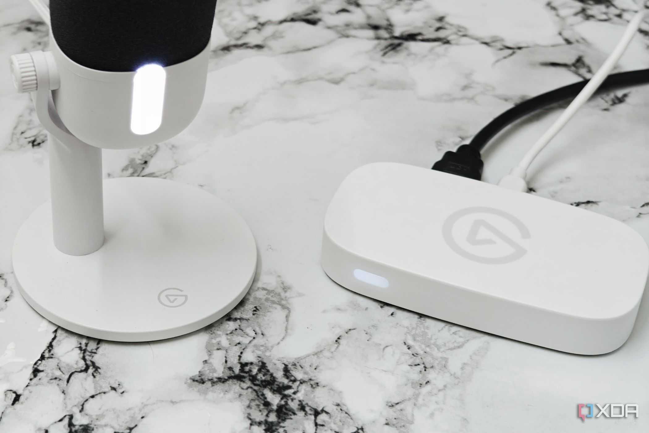 An image showing Elgato Wave Neo mic and Game Capture Neo capture card.