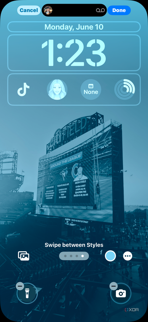 iOS 18 Lock Screen editing menu.