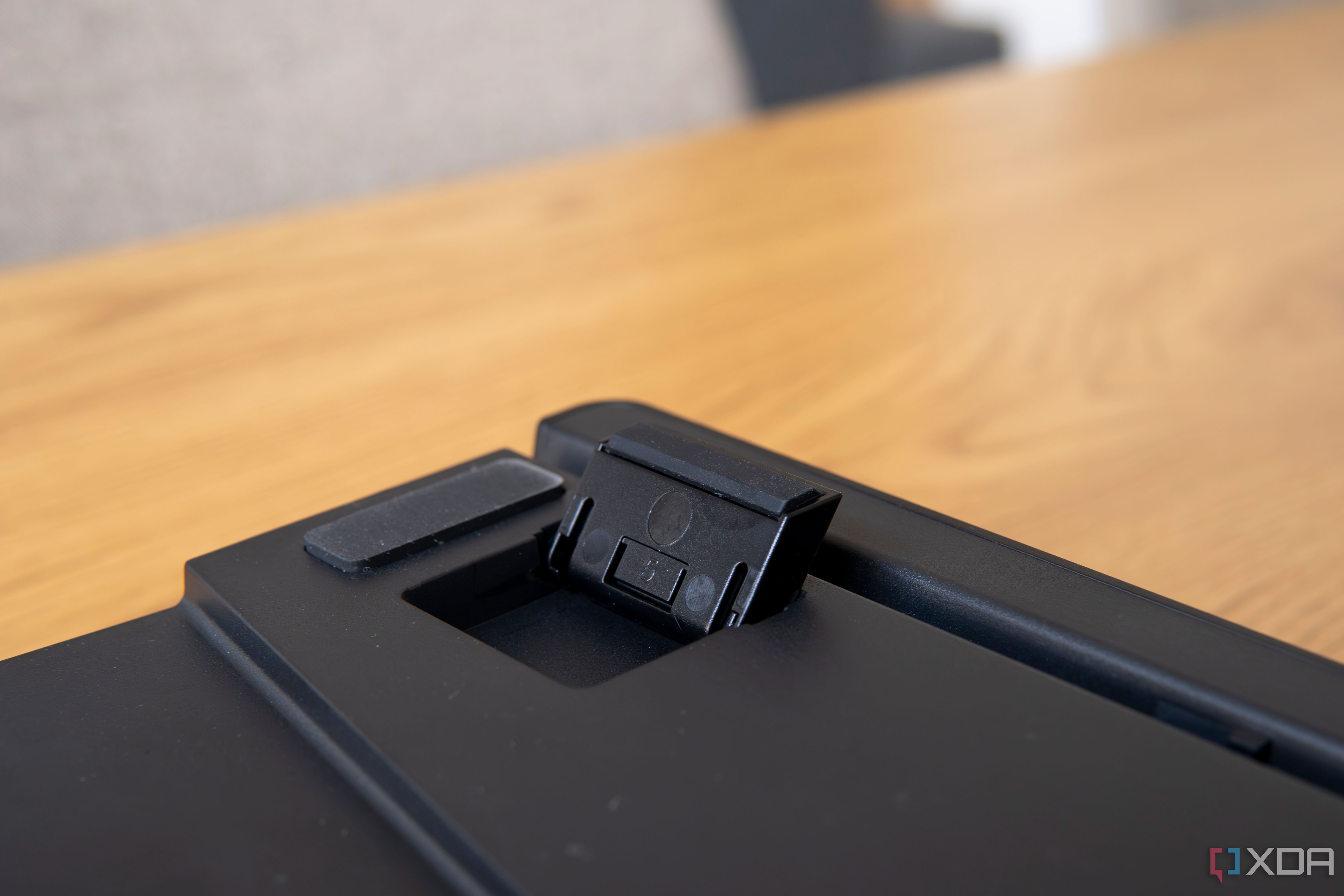 Close-up of an adjustable foot on the Lemokey X3
