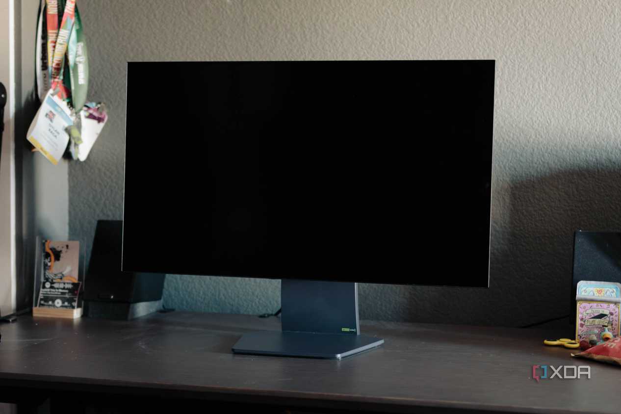 The front of the LG 32GS95UE.